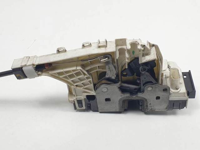 MERCEDES A9067201835 Cerradura de puerta delantera derecha comprar Barcelona