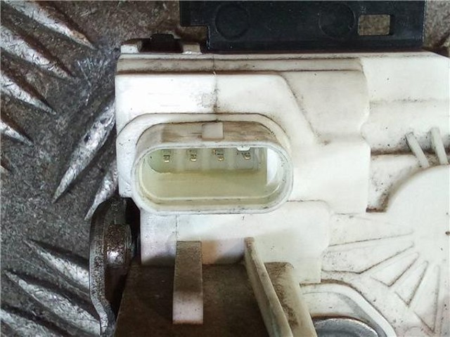 A9067202135 VAG Cerradura de puerta delantera izquierda  disponible Alicante