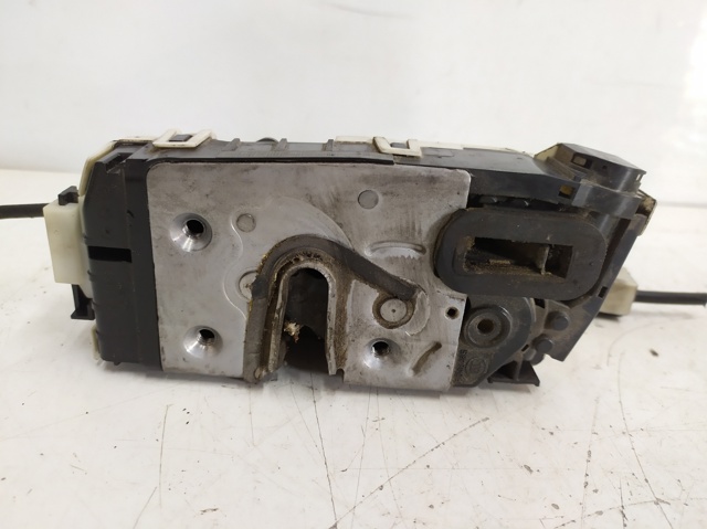MERCEDES A9067304335 Cerradura de puerta lateral corrediza derecha  comprar en Ponferrada