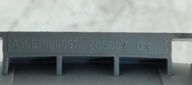 A9067600061 Manija interior derecha de puerta trasera batiente  comprar en Zaragoza
