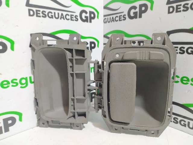 A9067600061 Manija interior derecha de puerta trasera batiente comprar Girona