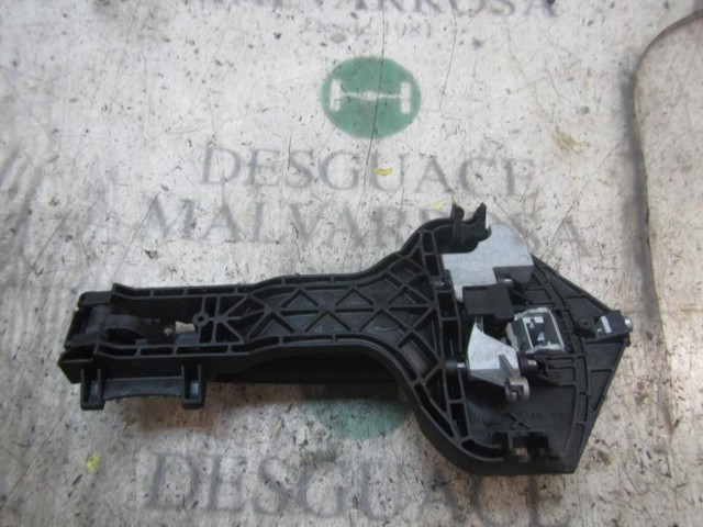 A9067600070 Manija exterior de puerta delantera  en stock Granada