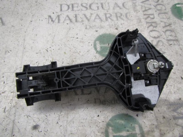 A9067600070 Manija exterior de puerta delantera  disponible Burgos