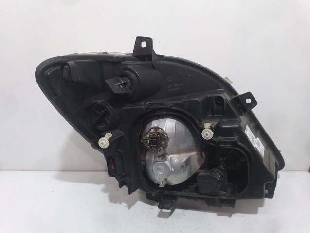 A9068200161 Faro izquierdo  en stock Sabadell