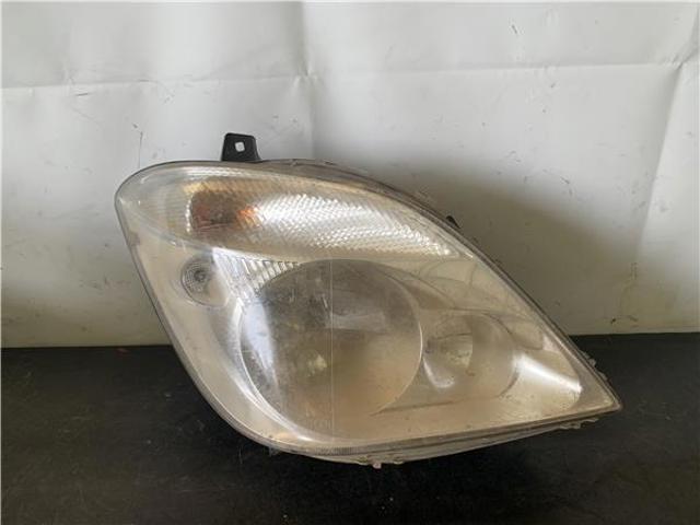Faro delantero derecho A9068200261 MERCEDES