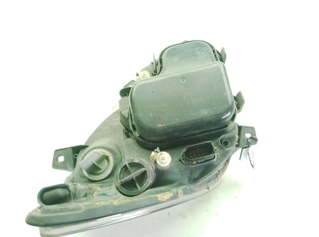 MERCEDES A9068200561 Faro izquierdo  en stock Terrassa