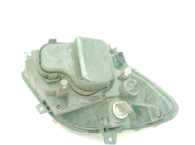 A9068200561 MERCEDES Faro izquierdo  en stock Huelva