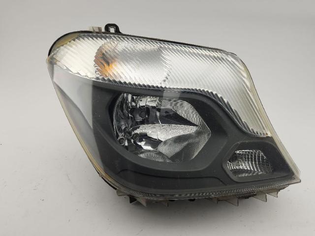 Luz derecha A9068202461 MERCEDES