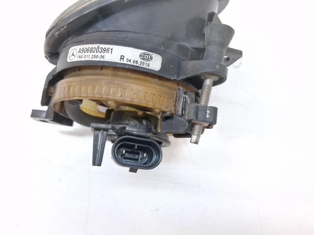 A9068203961 MERCEDES Faro antiniebla derecho  en stock Córdoba
