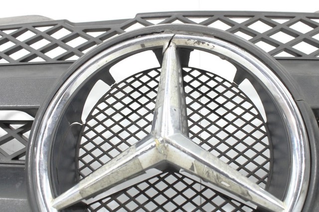 MERCEDES A9068800385 Parrilla del radiador  comprar en Ponferrada