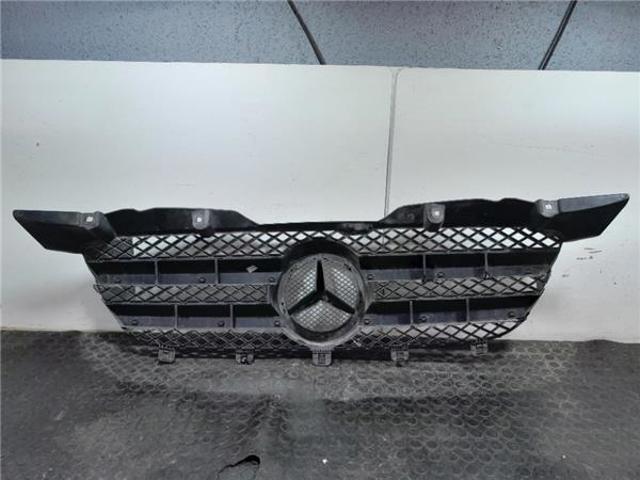 MERCEDES A9068800385 Parrilla del radiador  disponible España