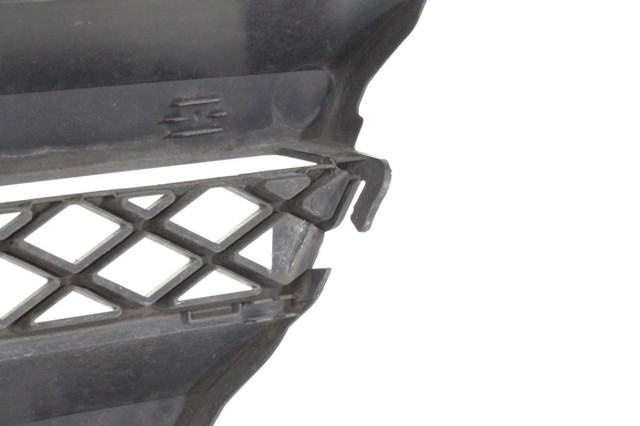 A9068800385 Parrilla del radiador  comprar en Zaragoza