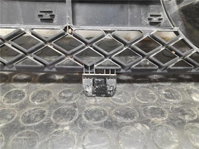 A9068800385 MERCEDES Parrilla  en stock Huelva