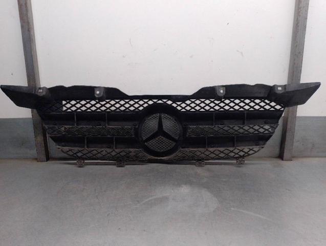 MERCEDES A9068800385 Parrilla  en stock Terrassa