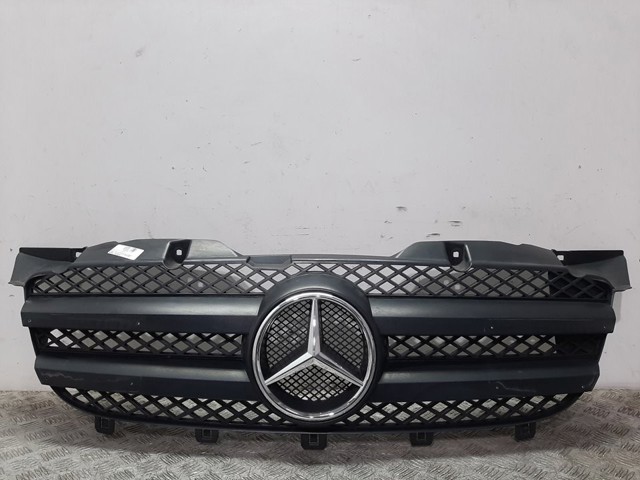 Precio del repuesto Parrilla de radiador Sprinter  furgoneta