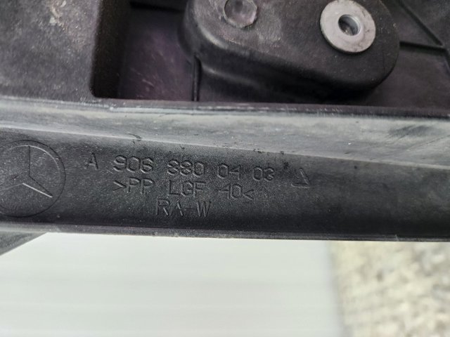 A9068800403 MERCEDES Panel de soporte del radiador y montaje de faros  disponible Alicante