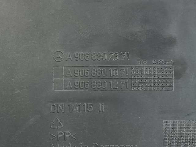 A9068802371 Parachoques trasero, parte derecha  en stock Sabadell