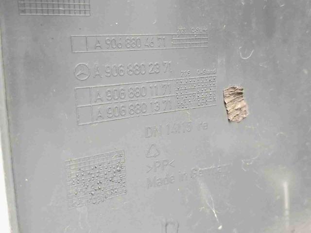 A9068804671 Parachoques trasero, parte derecha  en stock Granada