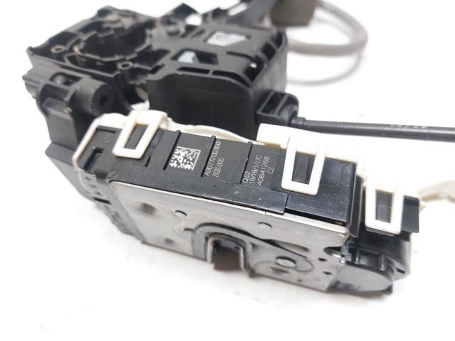 A9077200300 Cerradura de puerta delantera derecha  comprar en Zaragoza