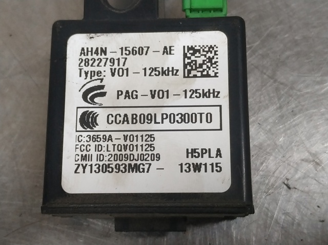 AH4N15607AE Land Rover