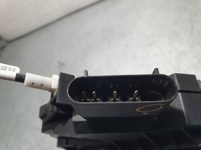 AM5AU21812BF Cerradura de puerta delantera derecha  comprar en Pontevedra