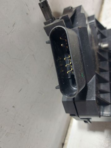 AM5AU21813AC Cerradura de puerta delantera izquierda  disponible Utrera