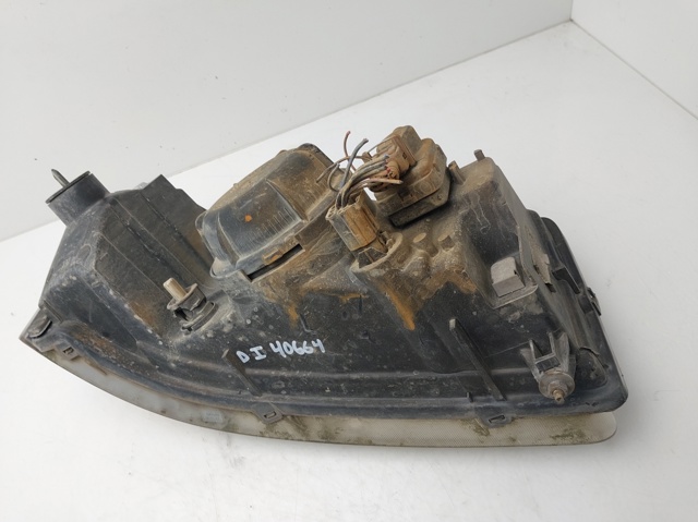 AMR4000 Faro izquierdo  en stock Sabadell