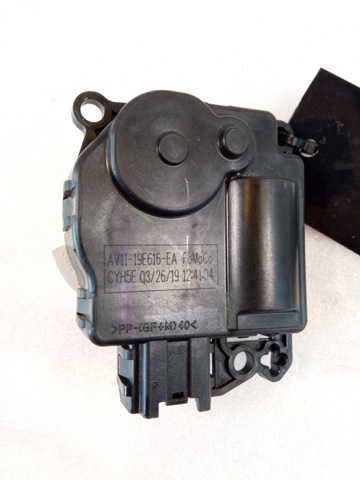 AV1119E616EA Ford