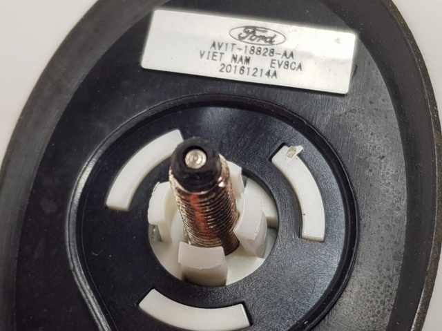 AV1T18828AA Ford