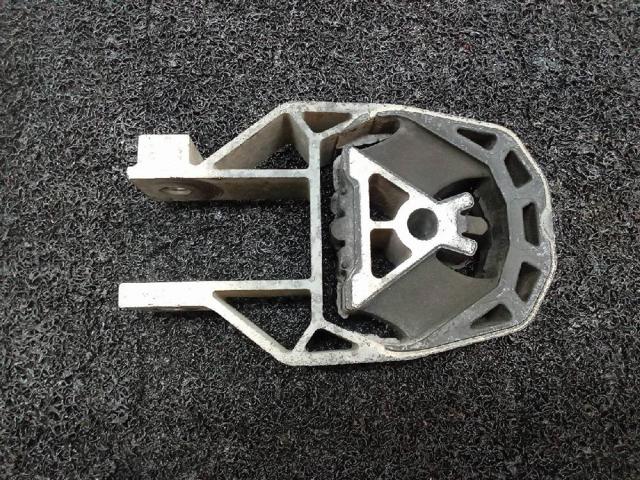 AV616P082AB Soporte trasero del motor  comprar en Zaragoza