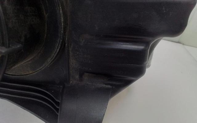 Caja del filtro de aire Ford Focus III (CB8)