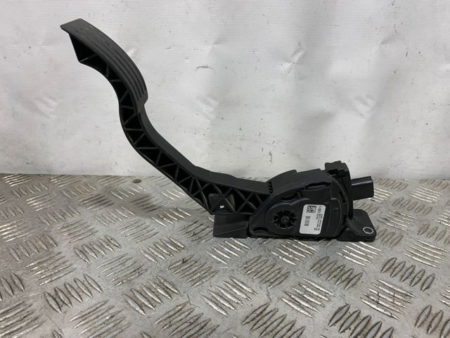 FORD AV619F836AB Pedal del acelerador  disponible Valladolid