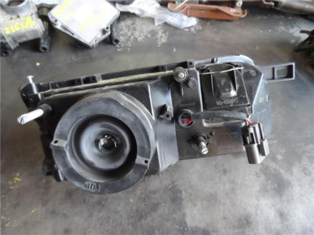 Luz frontal Nissan Primera  (P10)