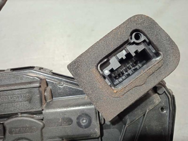 VAG B6A5TB837016A Cerradura de puerta delantera derecha  en stock Salamanca