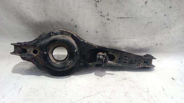 BBP328500A Brazo transversal de suspensión trasera  en stock Sabadell