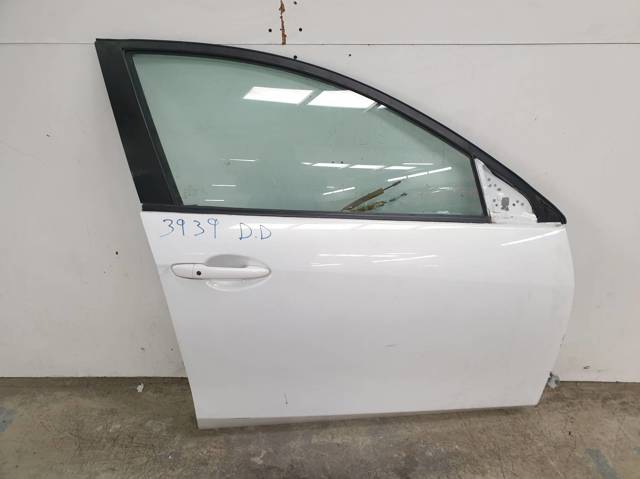 Puerta delantera derecha BBY95802X Mazda