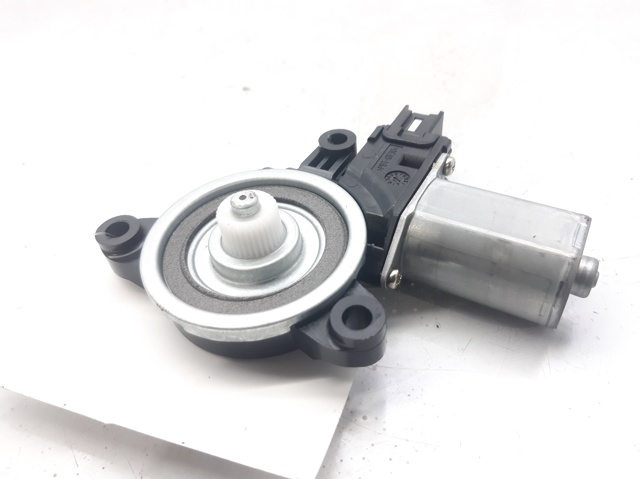 Motor eléctrico, elevalunas, puerta trasera izquierda BHP15958X Mazda