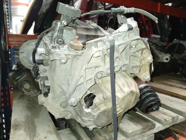 BJ3R7002BA Land Rover
