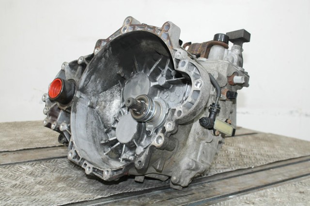 BJ3R7002BA Land Rover