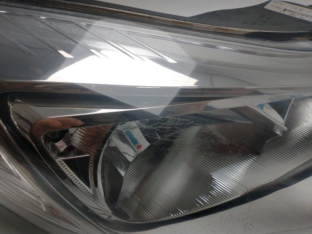 FORD BM5113W029NB Faro derecho  en stock Salamanca