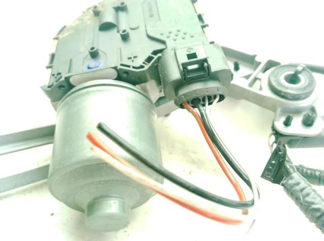 FORD BM5117K484B Motor limpiaparabrisas delantero derecho  disponible España