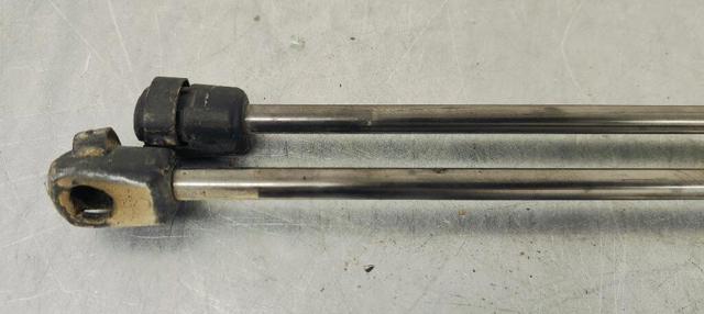 BM51A406A10AE Amortiguador de la tapa del maletero  comprar en Reus