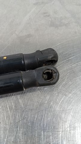BM51A406A10AE Amortiguador de la tapa del maletero  comprar en Zaragoza