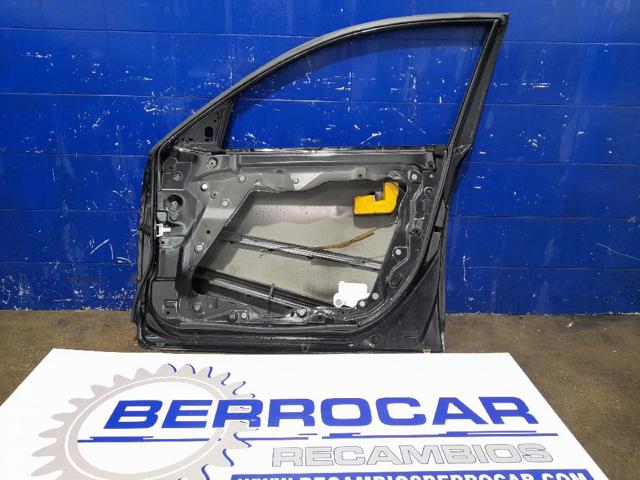 Puerta delantera derecha BNYV5802XJ Mazda