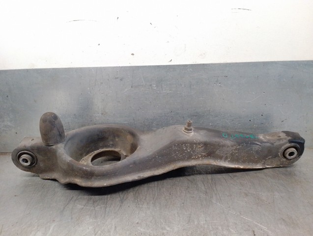 MAZDA BP4K28300E Brazo inferior trasero izquierdo/derecho  en stock Salamanca