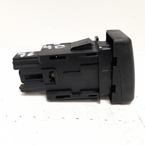 BP4K664H0 MAZDA Boton de luz de emergencía  en stock Huelva