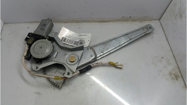 Motor eléctrico, elevalunas, puerta trasera derecha C1007258XD Mazda