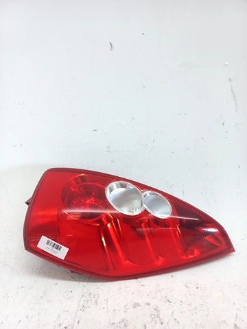 C23551150E MAZDA Piloto trasero derecho  en stock Gandía