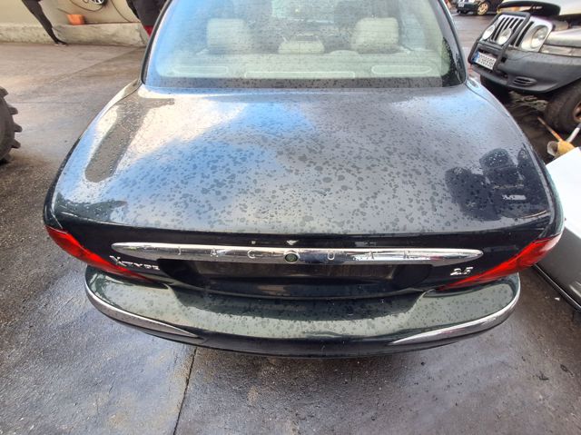 Tapa del maletero Jaguar X-type CF1