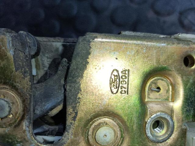C7G0A Cerradura de puerta delantera derecha  en stock Sabadell